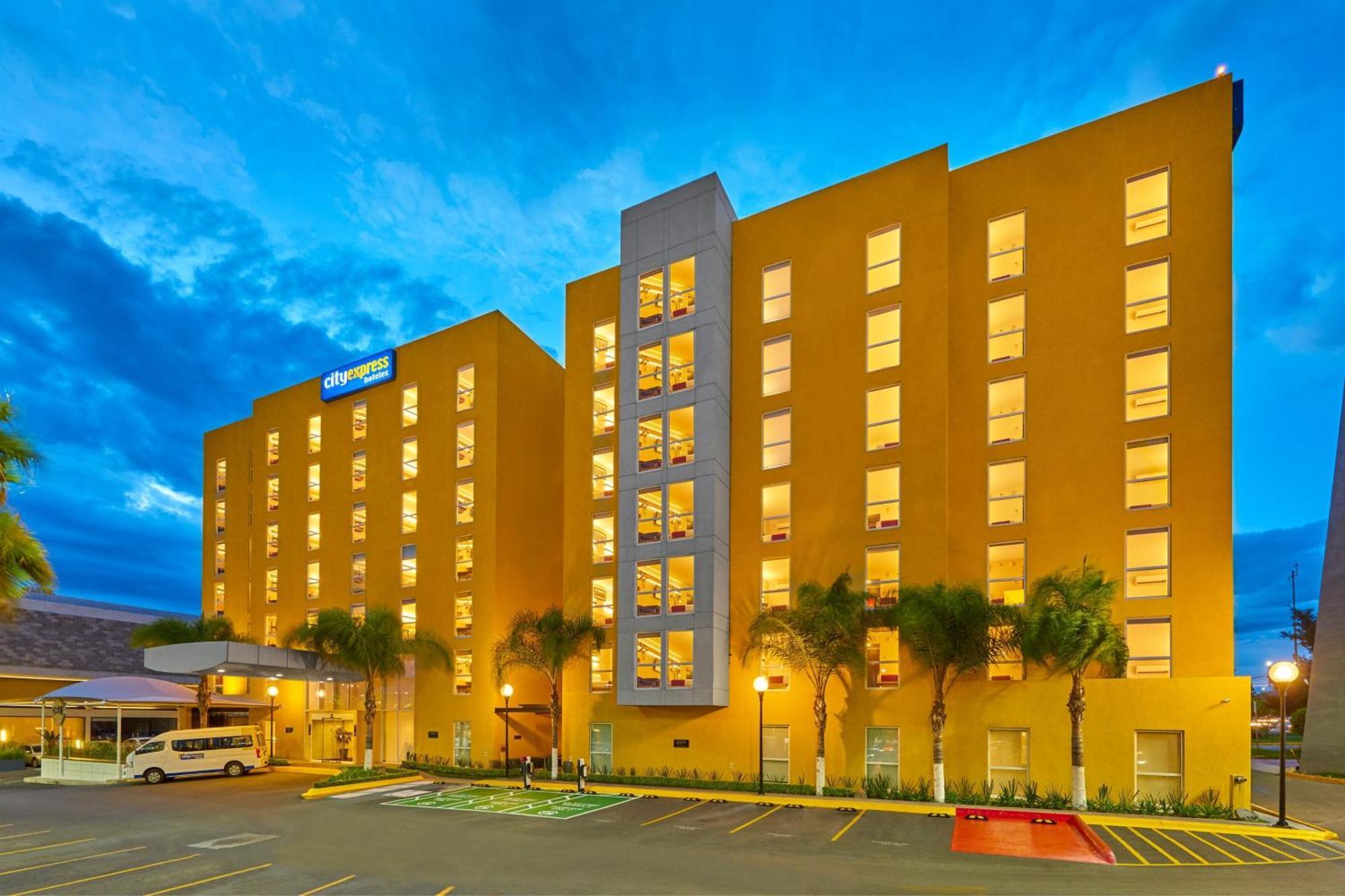 City Express By Marriott Queretaro Jurica Exteriör bild